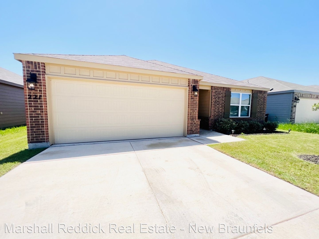 221 Mossberg Way - Photo 0