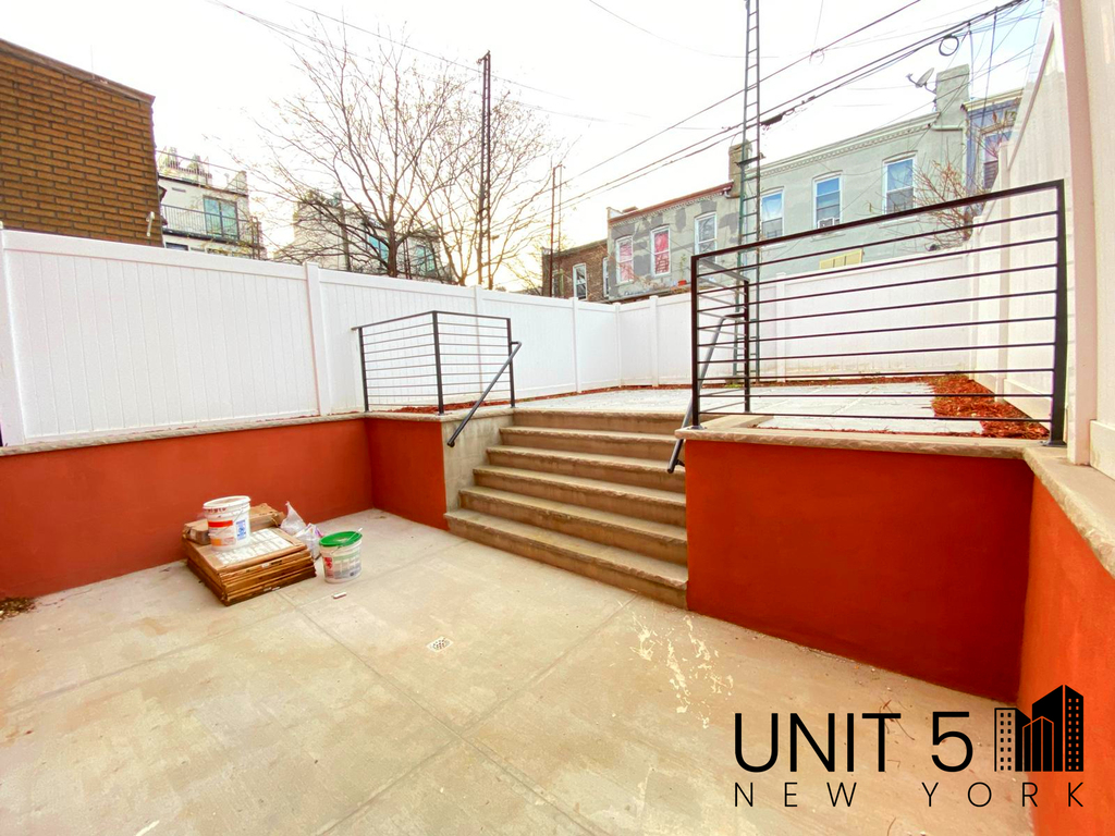 137 Moffat Street - Photo 9