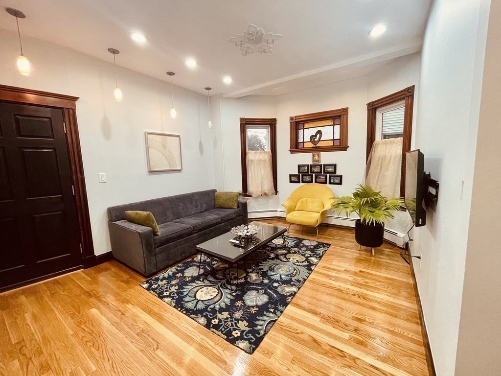 726 Metropolitan Ave - Photo 10