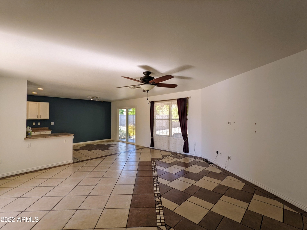 10618 W Daley Lane - Photo 11