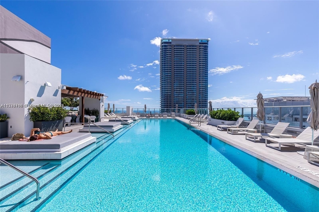 1010 Brickell Ave - Photo 17