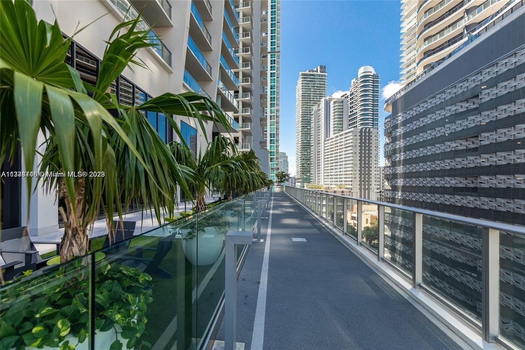 1010 Brickell Ave - Photo 26
