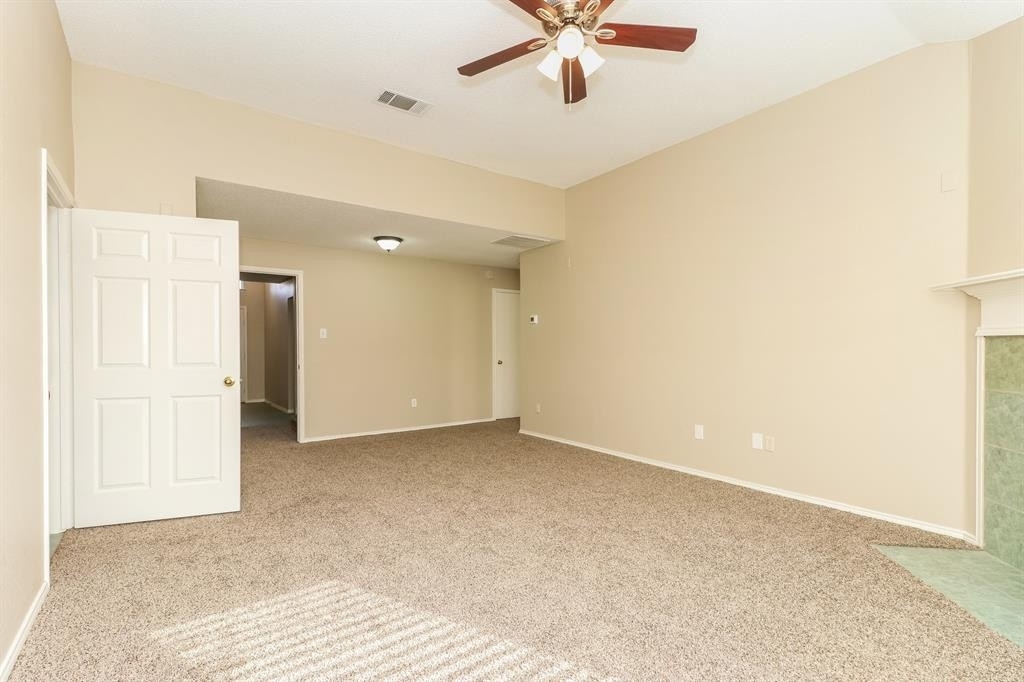 8716 Lake Meadows Lane - Photo 3