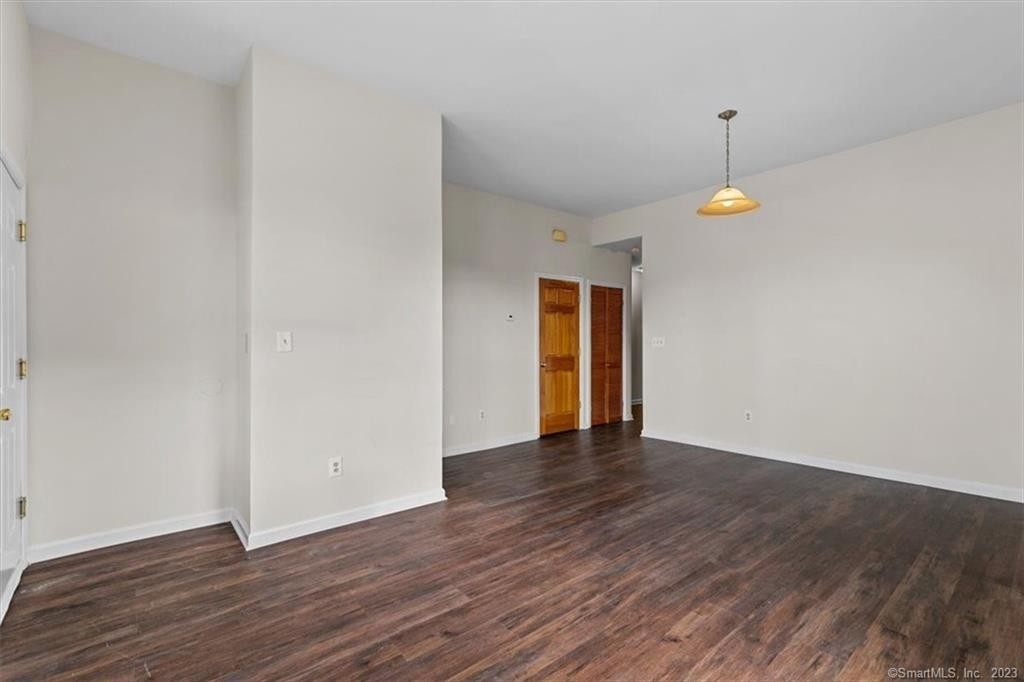 101 Barnum Avenue - Photo 2