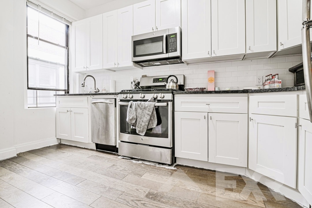 526 West 111th Street - Photo 2