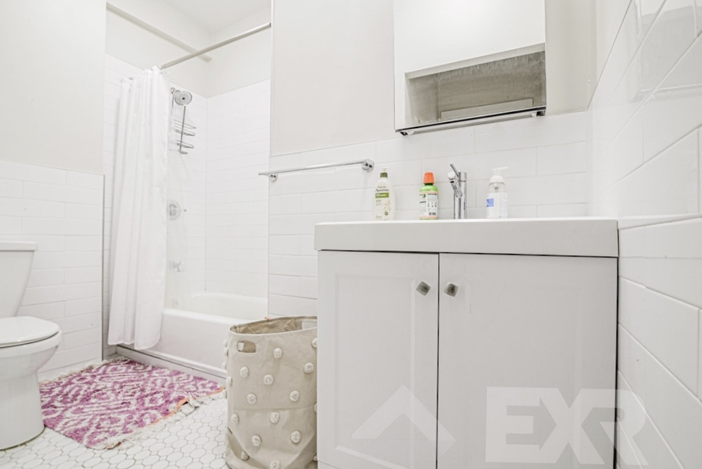 526 West 111th Street - Photo 3