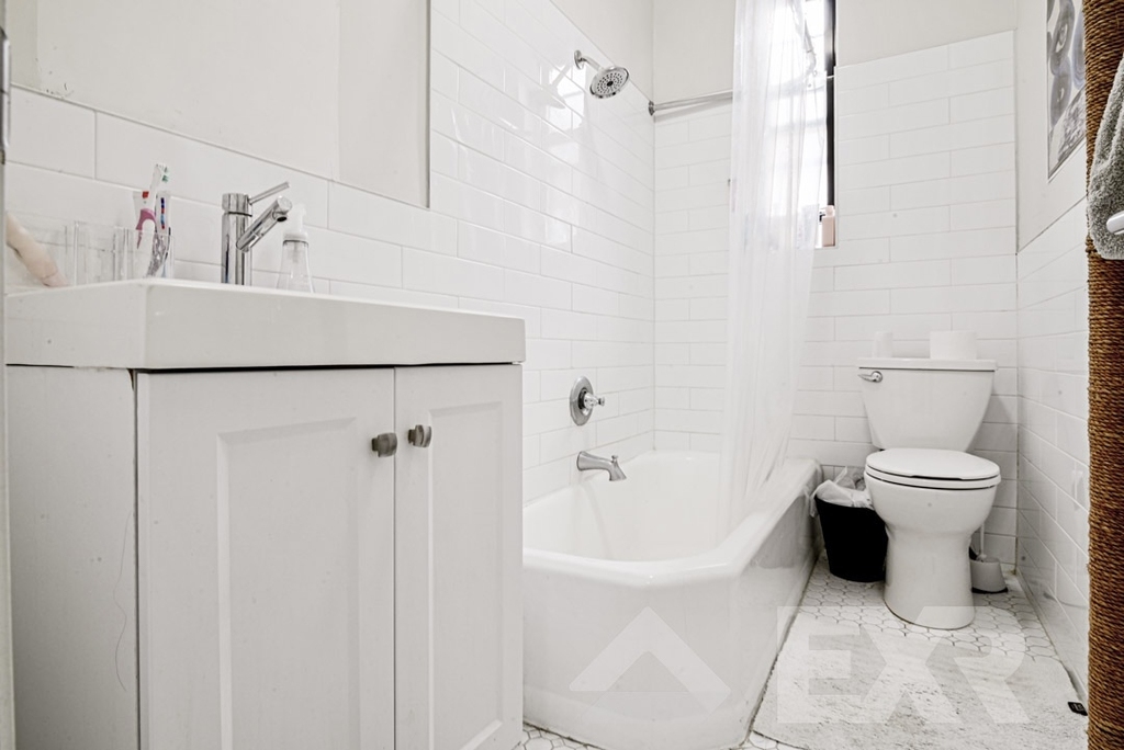 526 West 111th Street - Photo 7