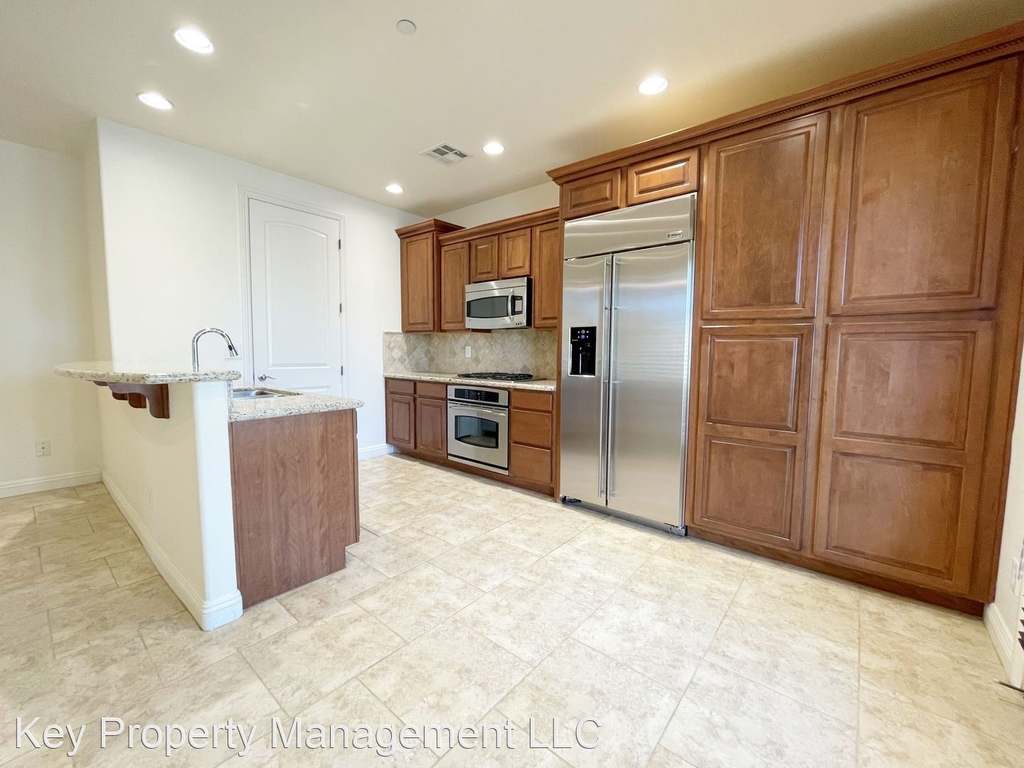 1174 Calcione Dr - Photo 21