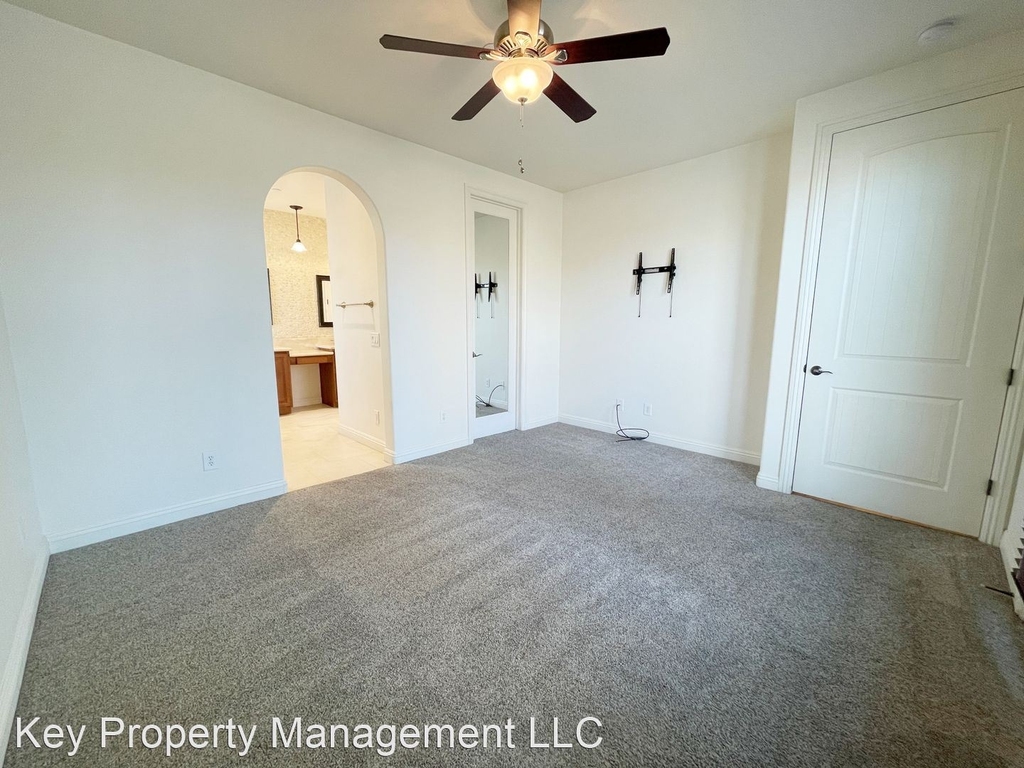 1174 Calcione Dr - Photo 28