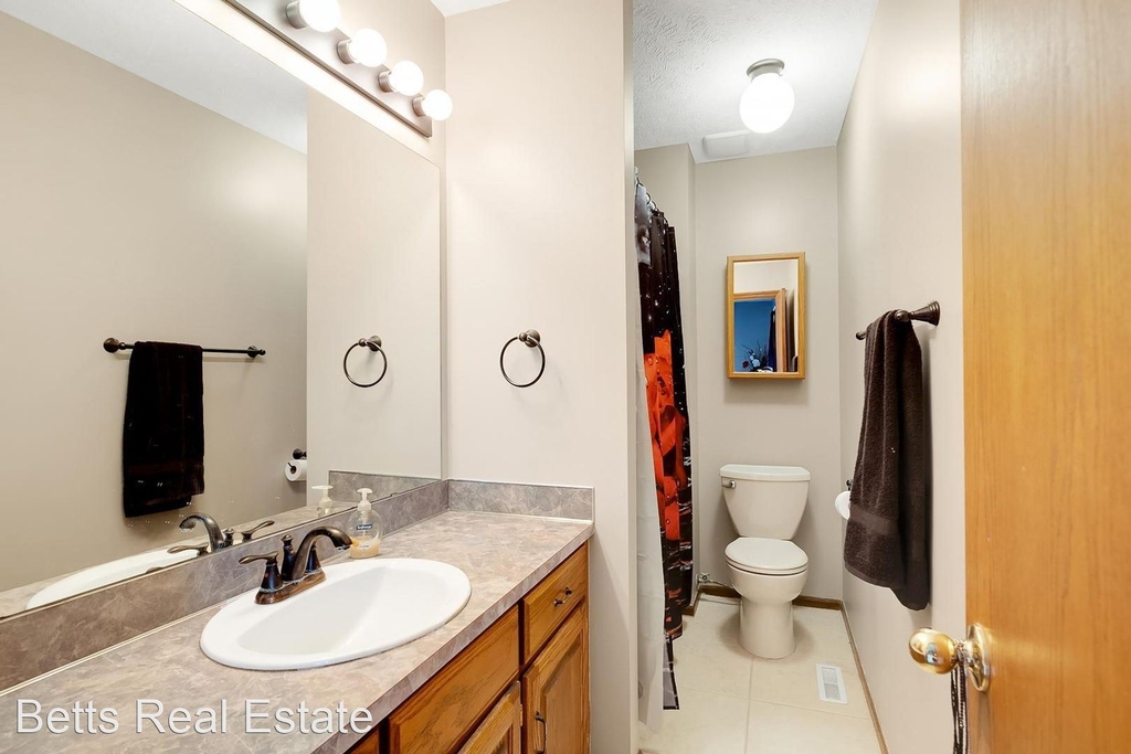 6328 N. 105th Street - Photo 14