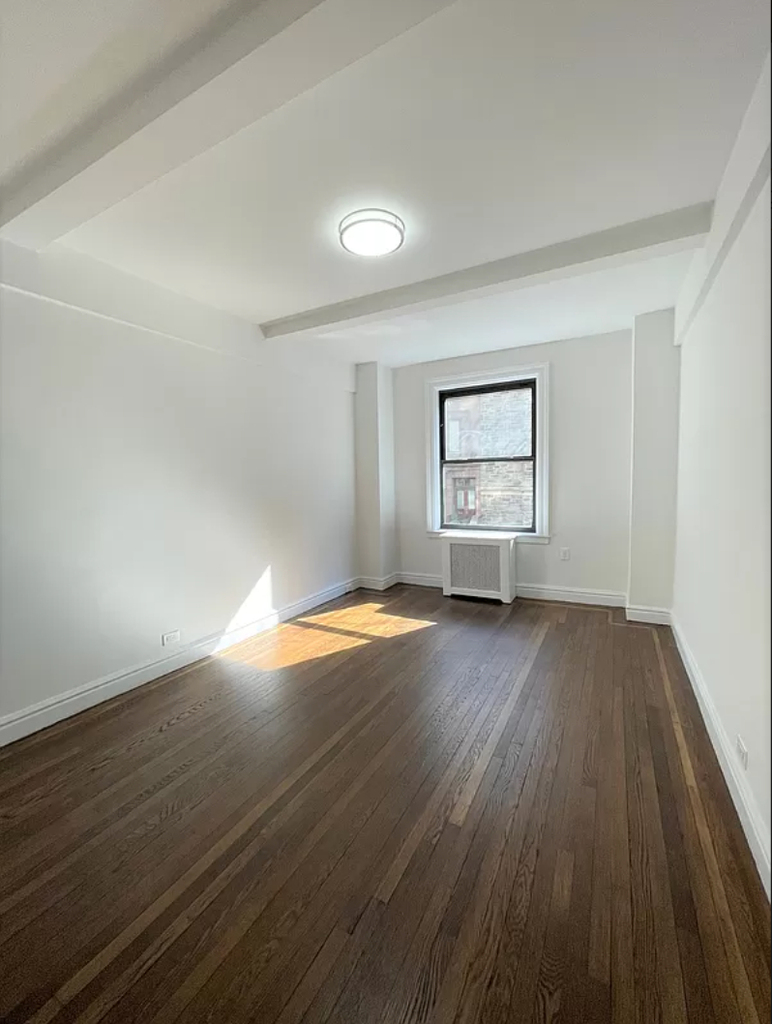 Central Park West - Photo 6