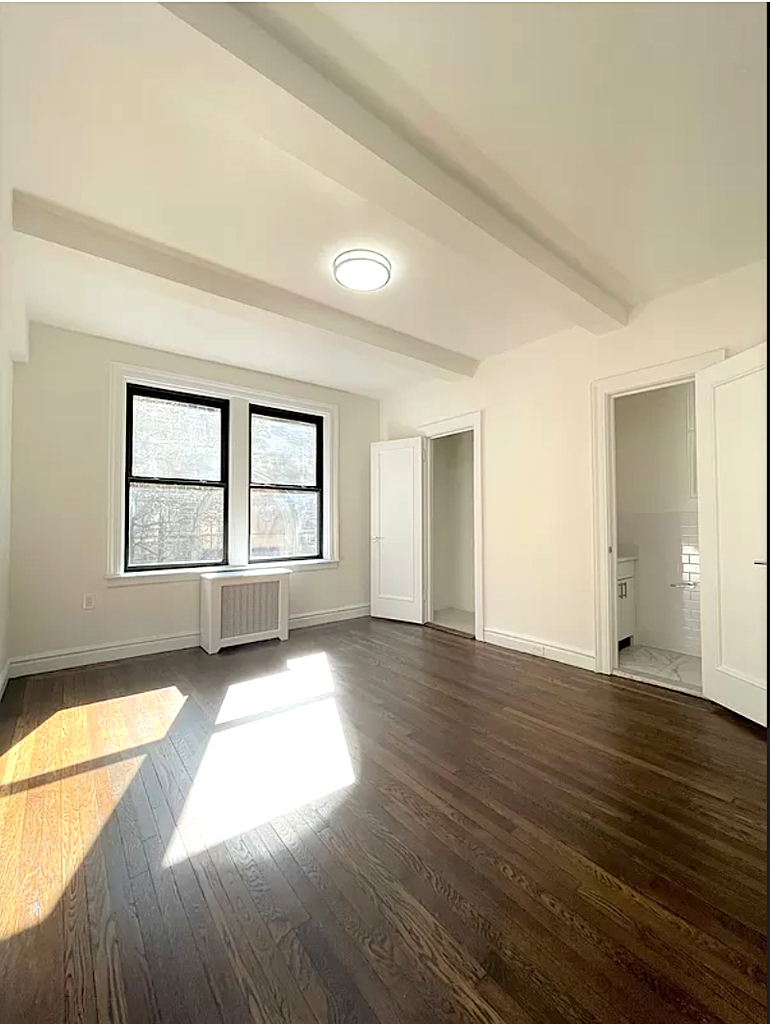 Central Park West - Photo 4