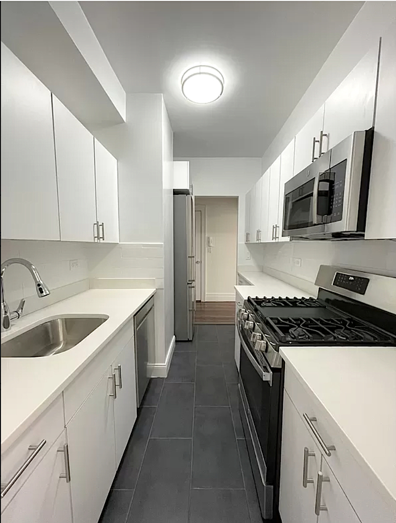 Central Park West - Photo 0