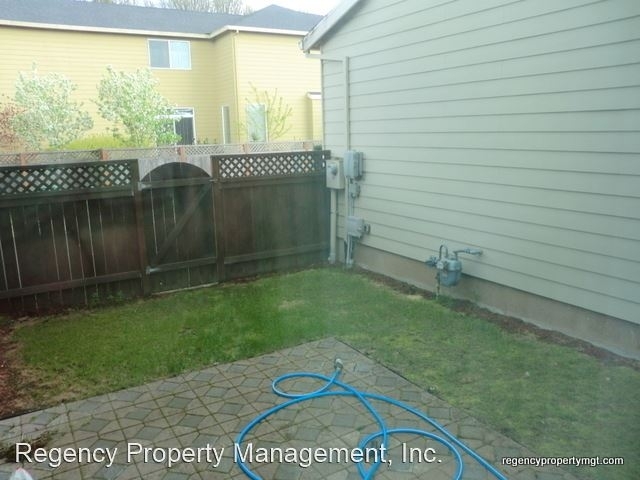 3676 Se Alexander Street - Photo 0