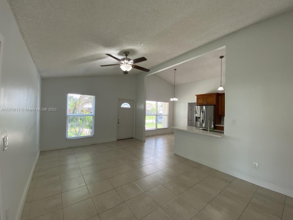 8680 Sw 16th St - Photo 4