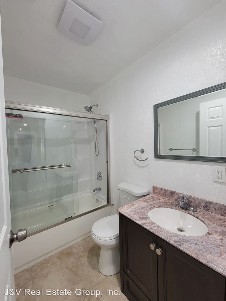 8513 Walpole Ave - Photo 9