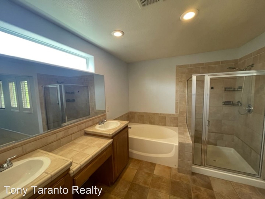 5869 Baroque Gold Court - Photo 12