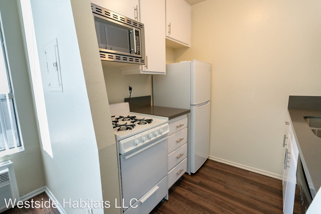 641 Gayley Ave - Photo 10