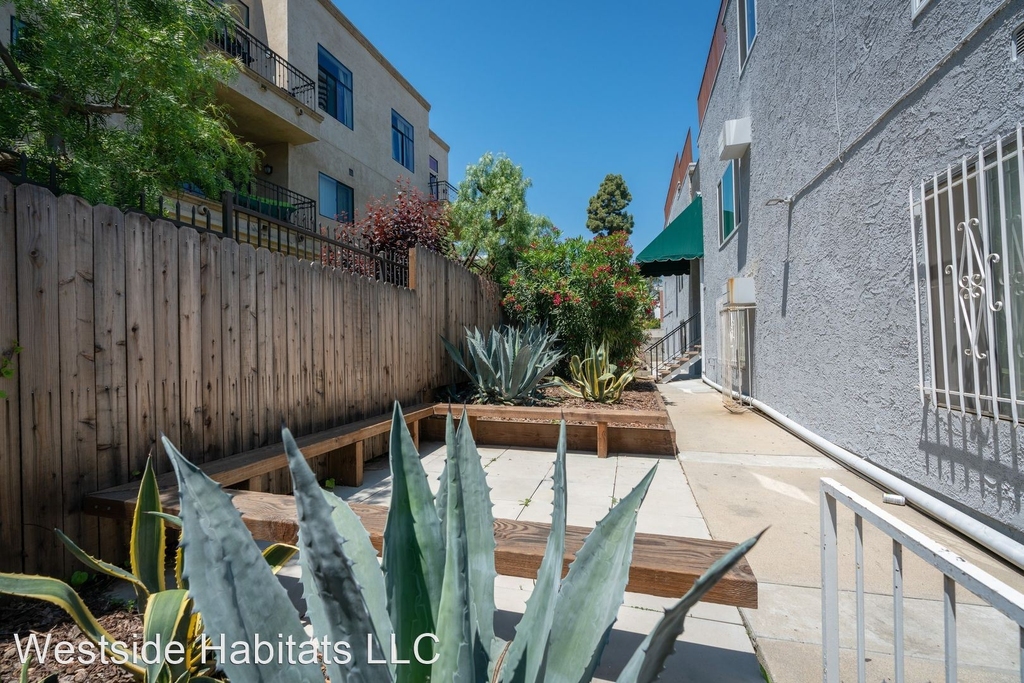 641 Gayley Ave - Photo 13