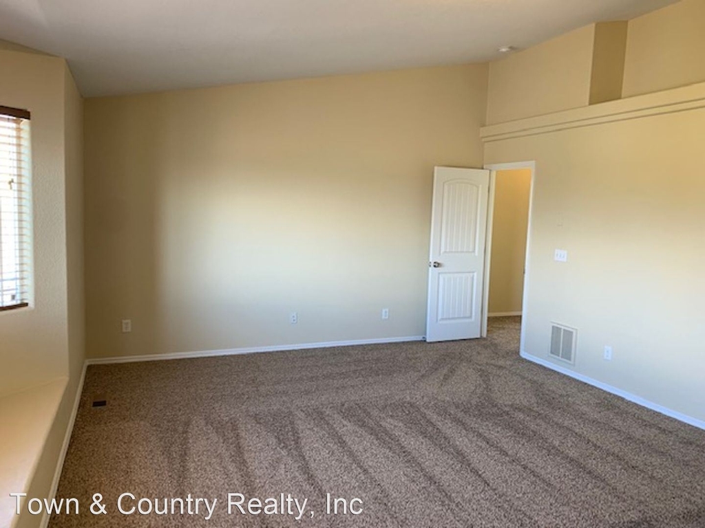 1046 Fountain Mesa Road - Photo 11