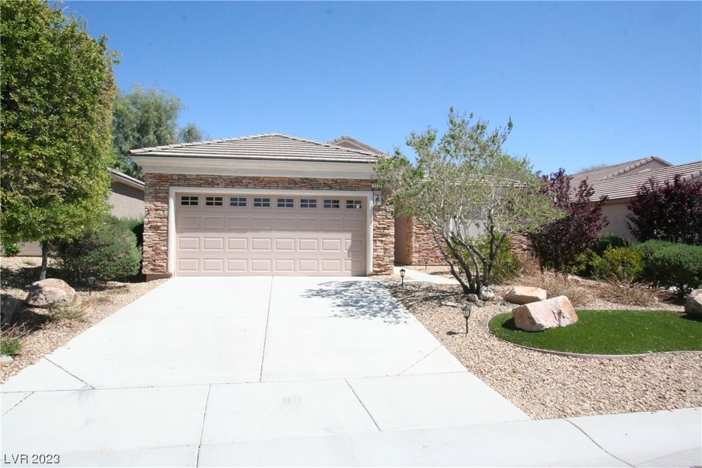 2527 Stardust Valley Drive - Photo 3