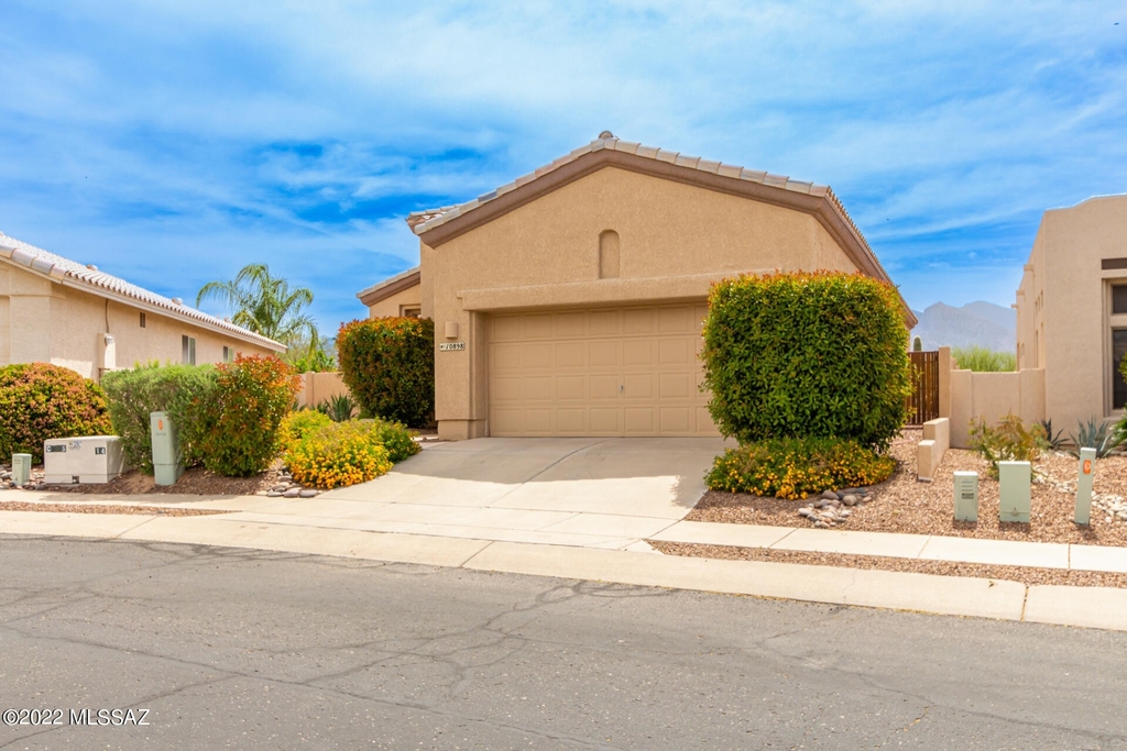 10898 N Sand Canyon Place - Photo 1