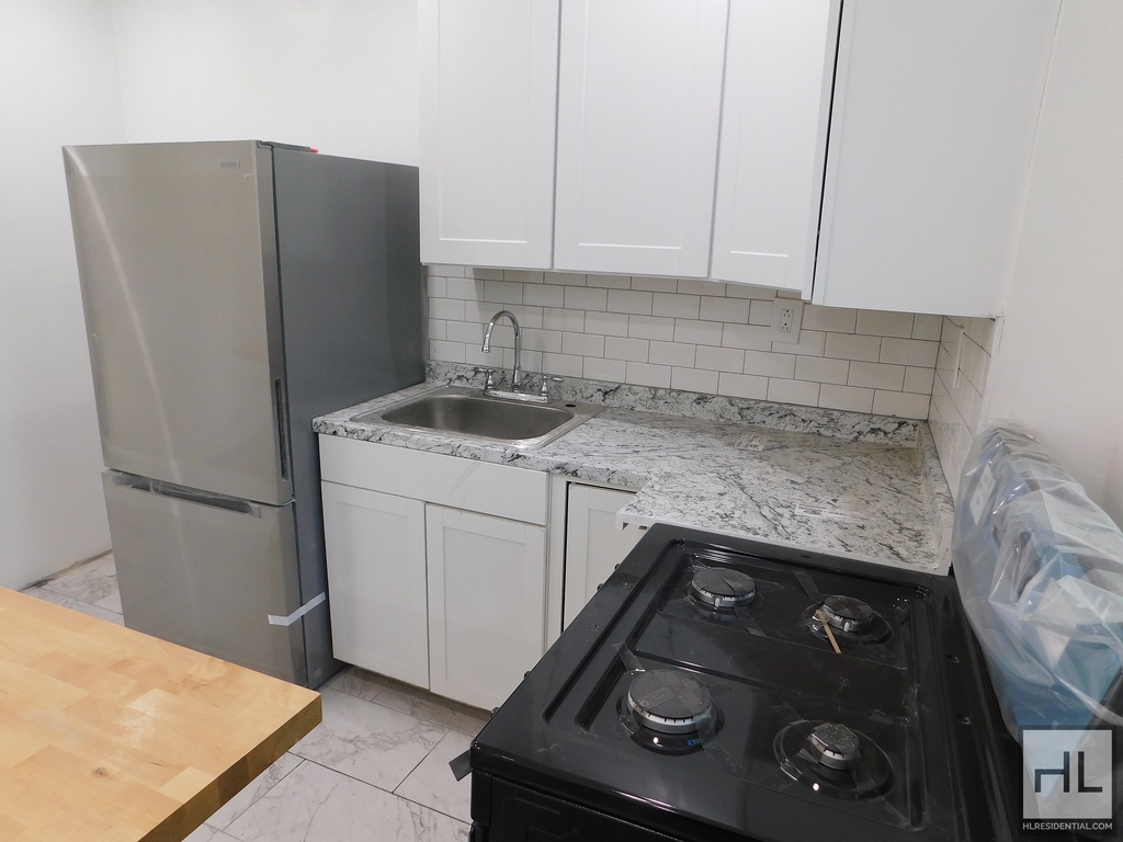 125 East 35 Street - Photo 2