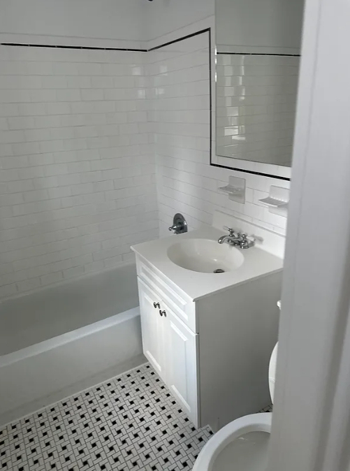 850 Amsterdam Avenue - Photo 3