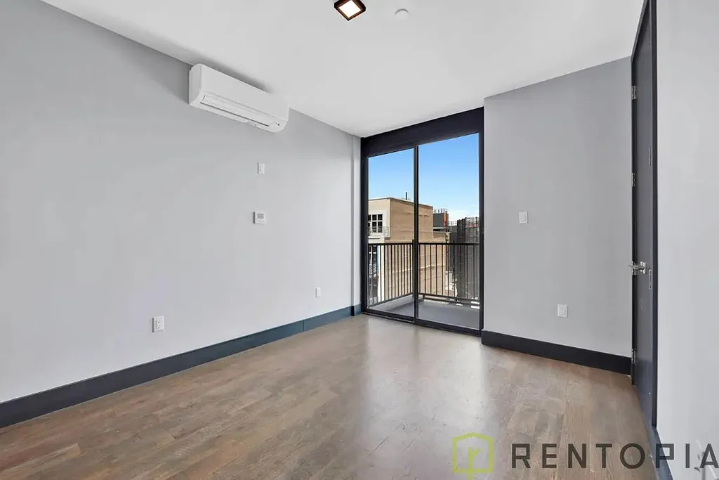 475 Grand Street - Photo 5