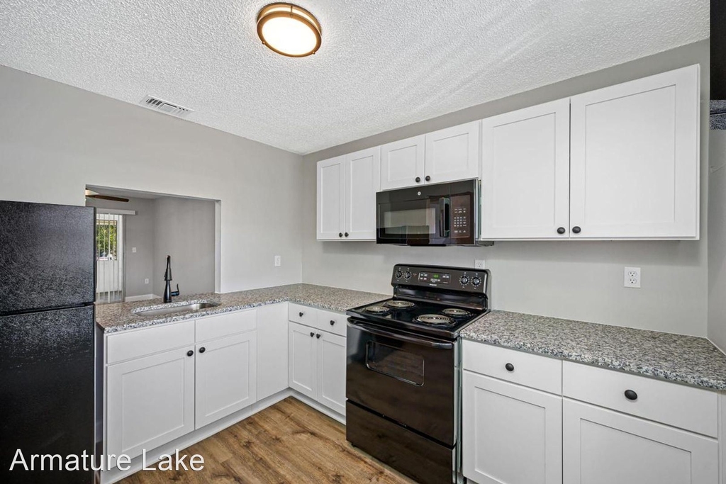 8540 Robilina Rd - Photo 2