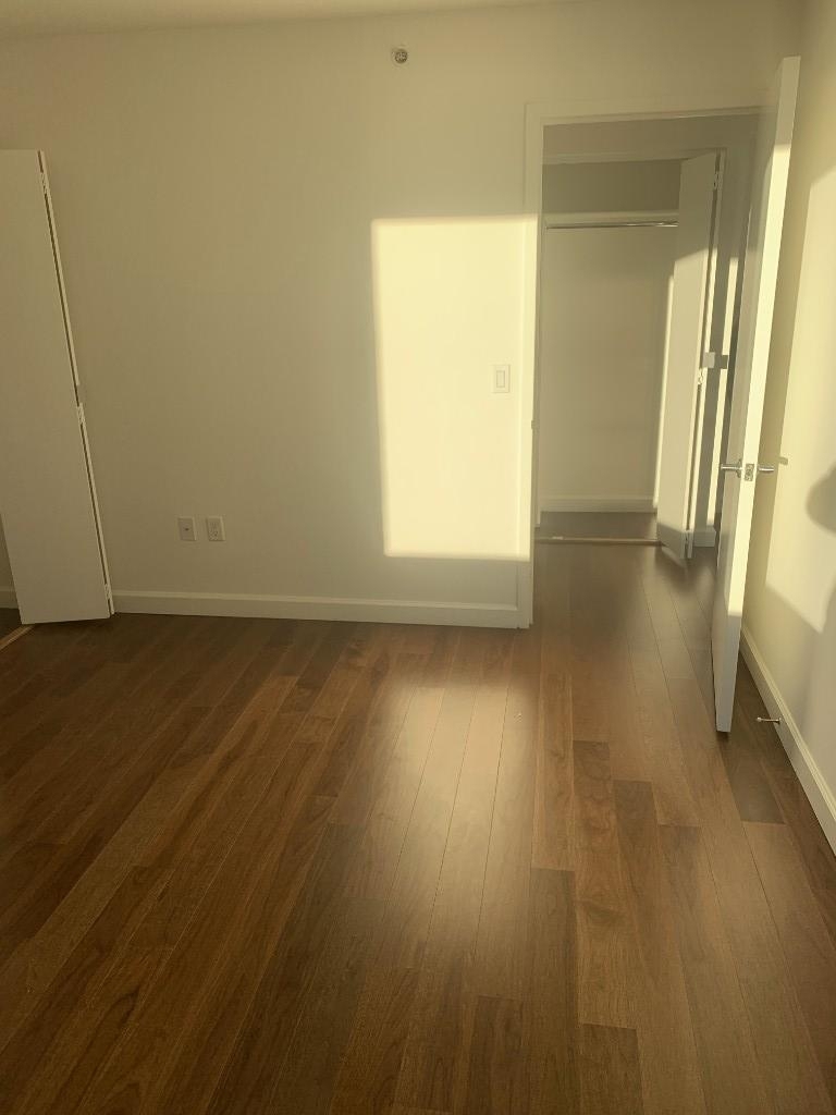 10th Avenue - Photo 3