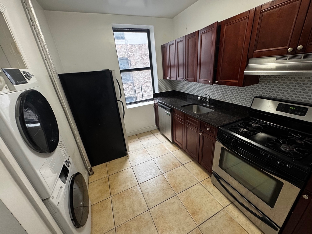 620 West 148th Street - Photo 1