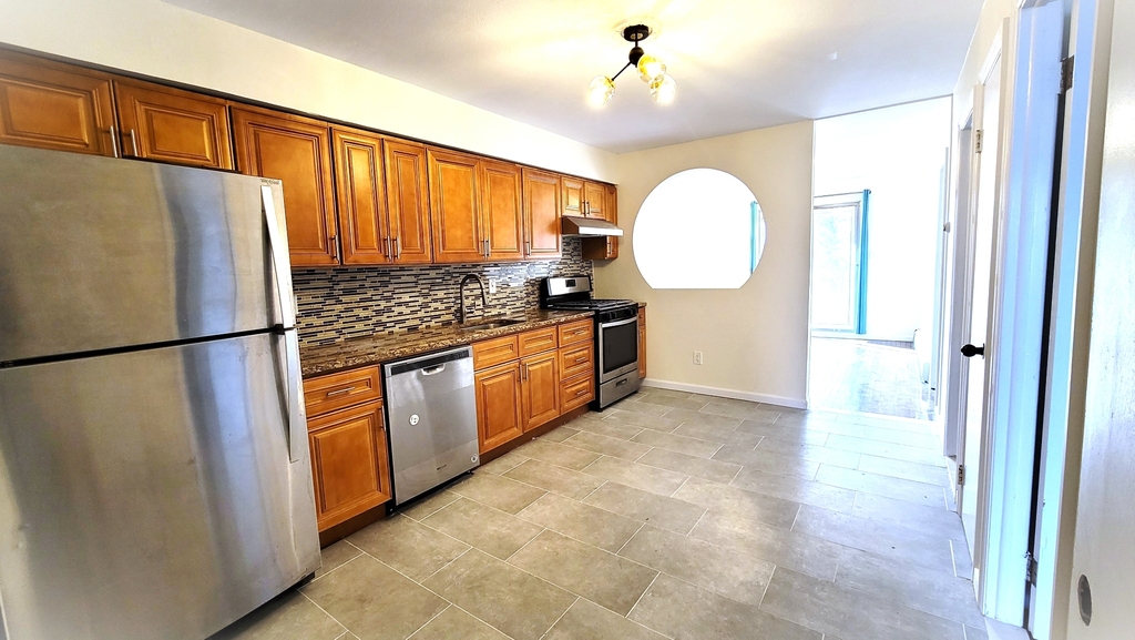 170-20 Lithonia Avenue - Photo 2