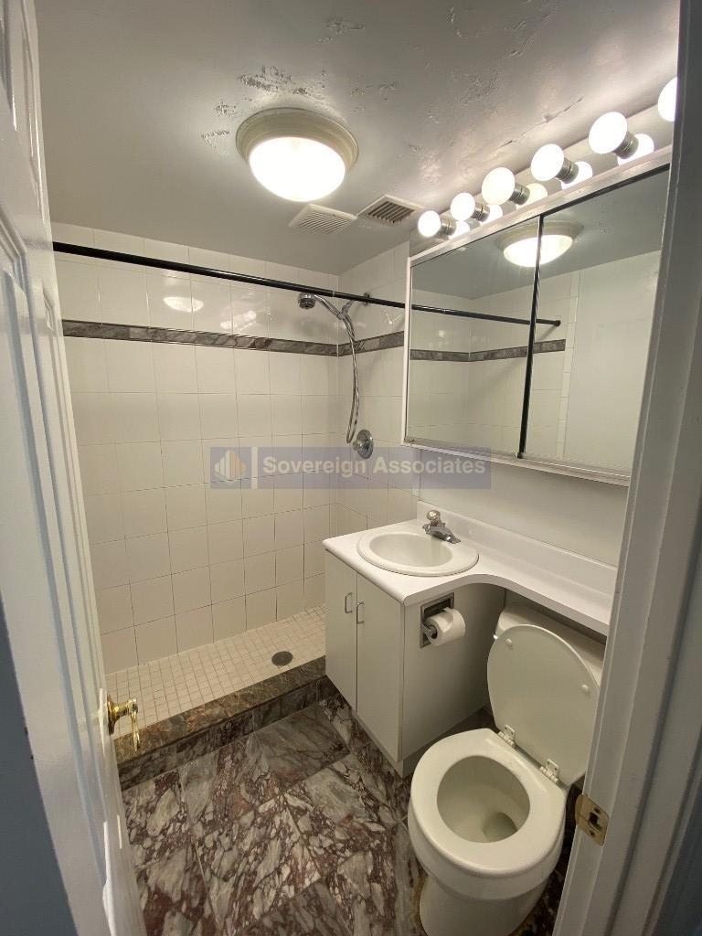 525 West 49th Street - Photo 2