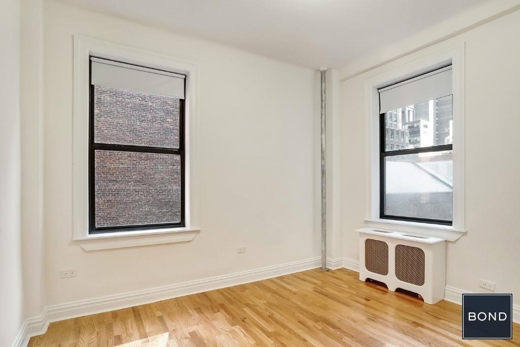 245 West 51st Street - Photo 5