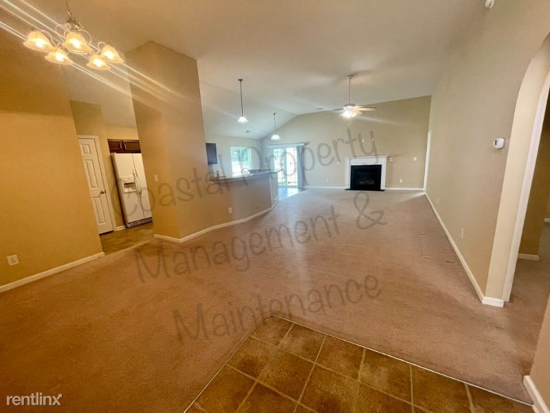 1196 Great Lakes Cir - Photo 2