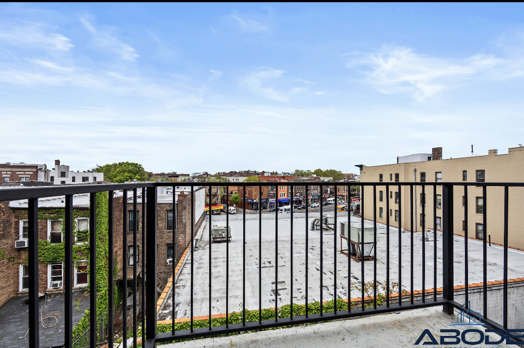 458 East 25th Street - Photo 9