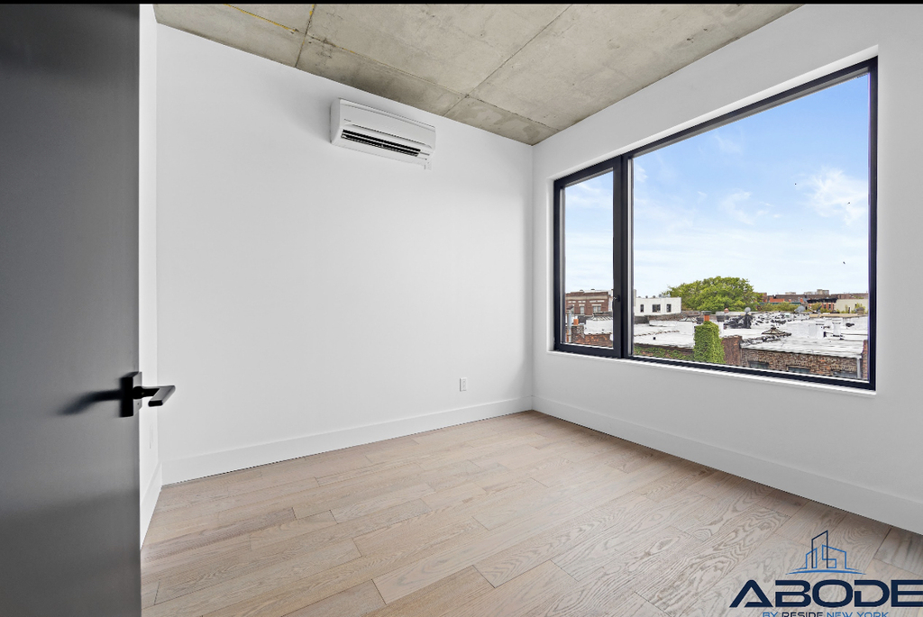 458 East 25th Street - Photo 3