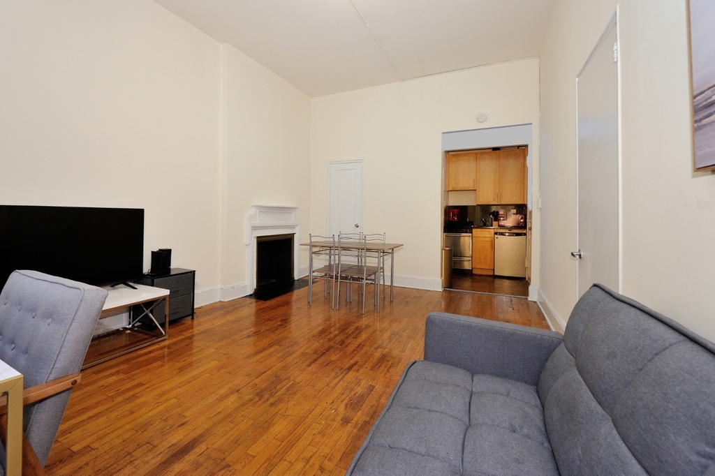 120 East 39th Street - Photo 3