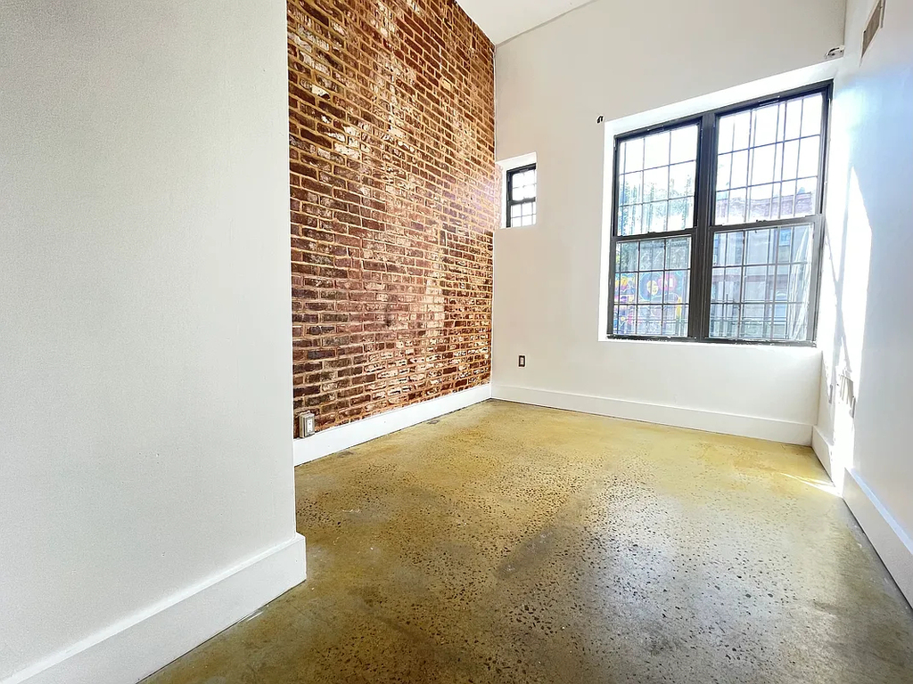 753 Lexington Avenue - Photo 0