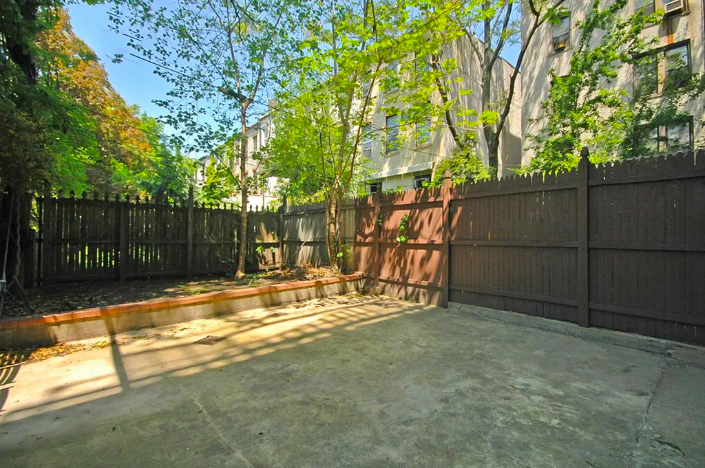 66 7th Avenue #1B - Photo 3