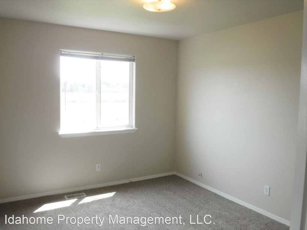 8585 W Wall Dr - Photo 17