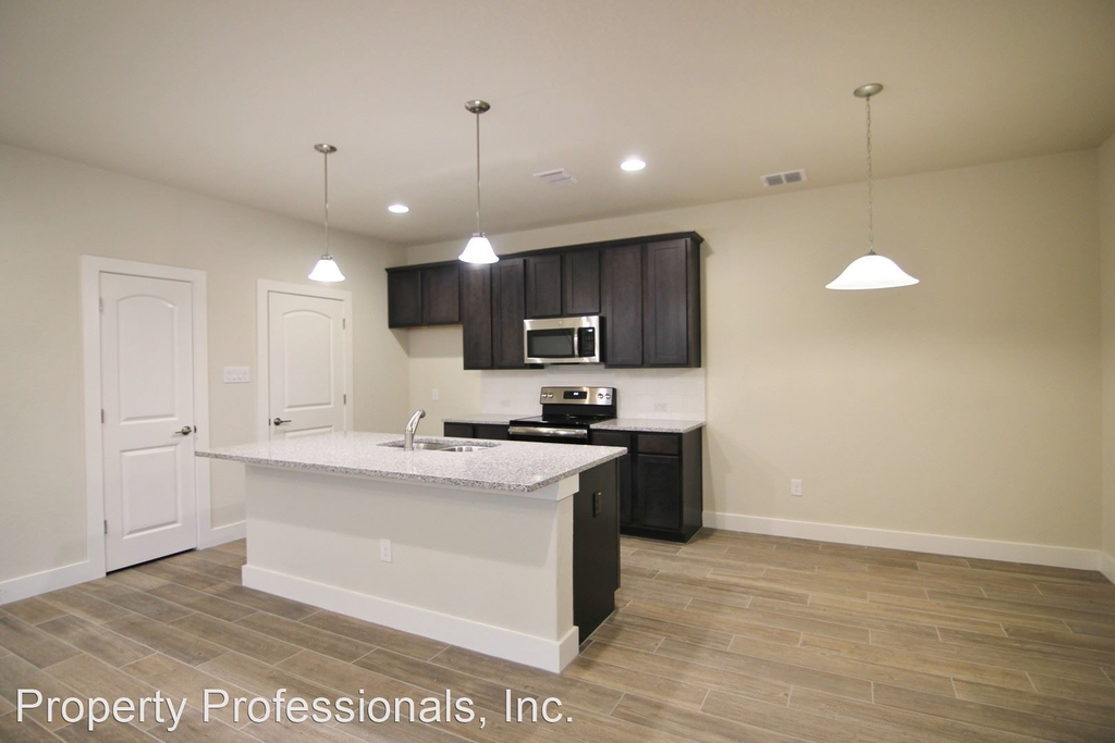 725 Milestone Park - Photo 3