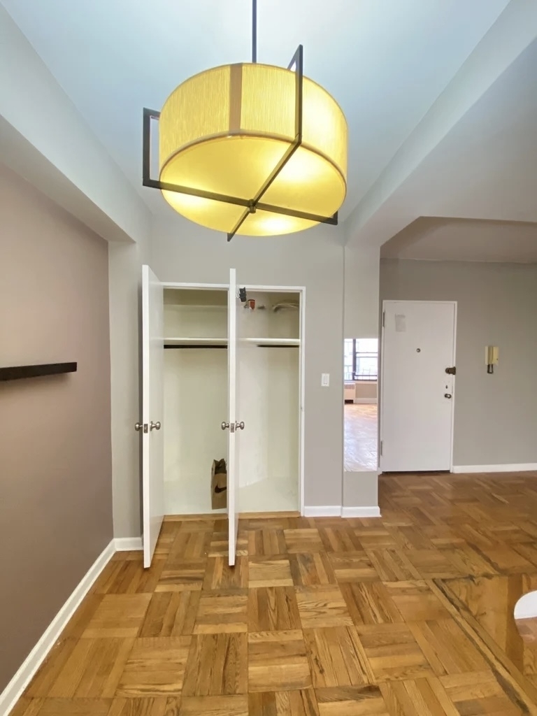 98-51 64th Avenue - Photo 4
