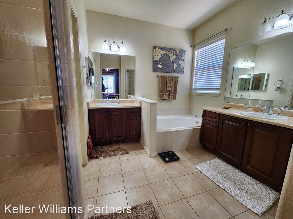 8138 Cedarstone Ln - Photo 9