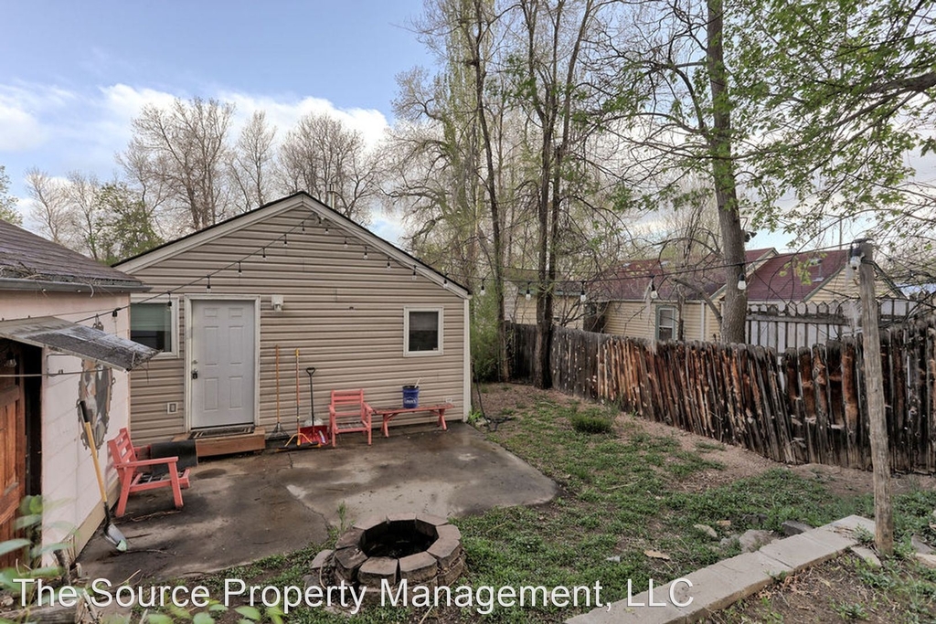 403 E 1st Street - Photo 18