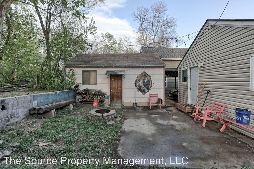 403 E 1st Street - Photo 19