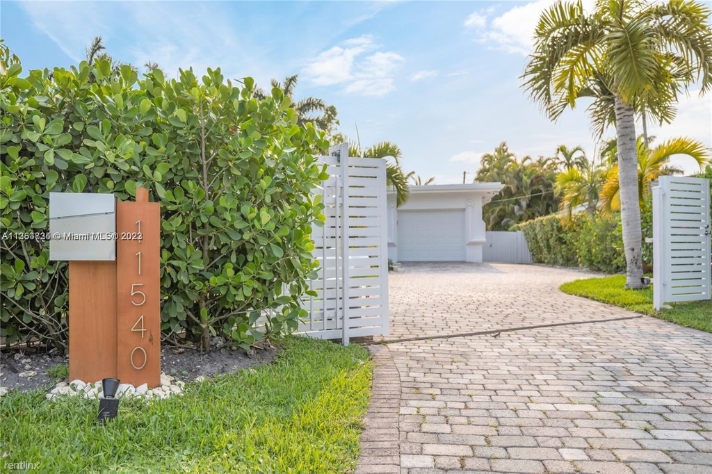 11540 W Biscayne Canal Rd - Photo 2