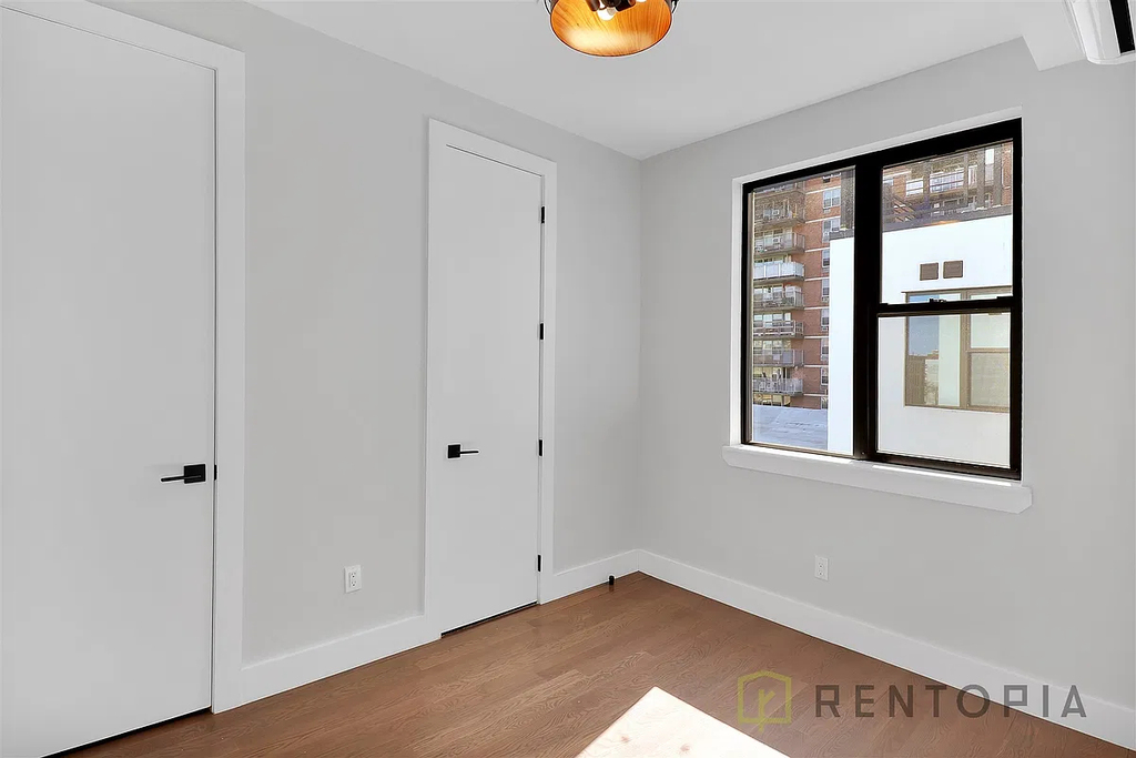 90 Manhattan Avenue - Photo 7