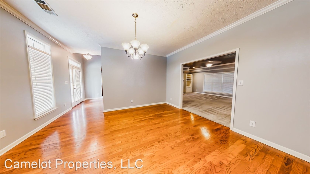 1691 Twelve Oaks Lane - Photo 2